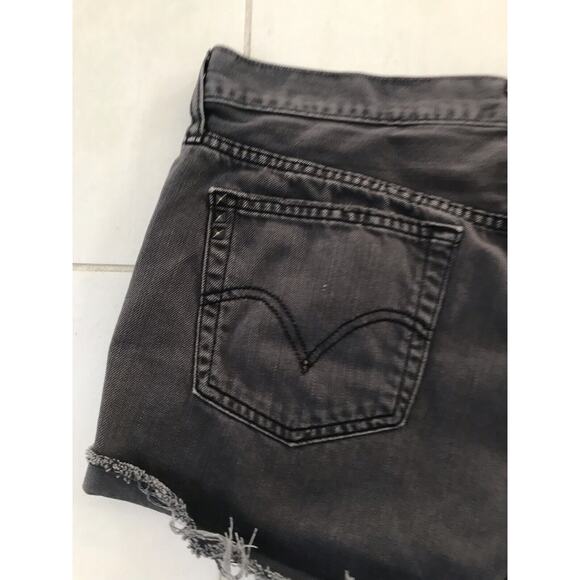 Levi's Distressed Cut Off Frayed Cuffed Denim Shorts - Picture 10 of 12